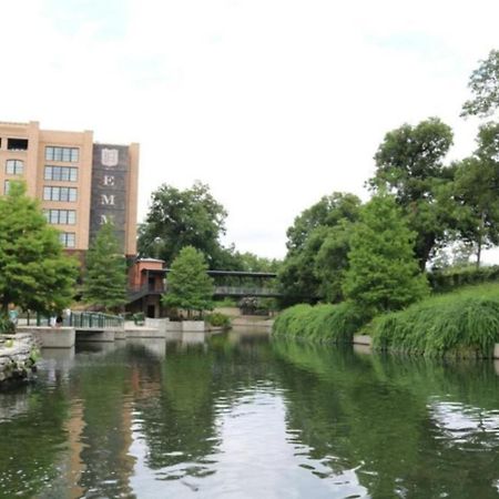 Cozy Downtown Guest House 2BR/1BA Sleeps 8 San Antonio Zewnętrze zdjęcie