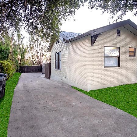 Cozy Downtown Guest House 2BR/1BA Sleeps 8 San Antonio Zewnętrze zdjęcie