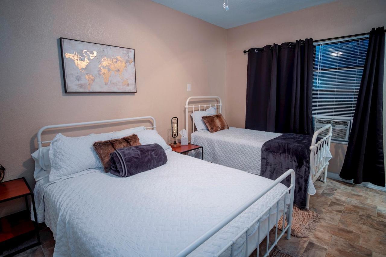 Cozy Downtown Guest House 2BR/1BA Sleeps 8 San Antonio Zewnętrze zdjęcie